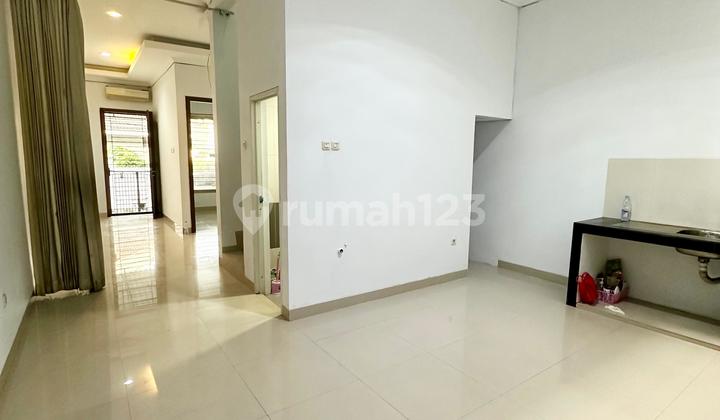 Dijual Rumah 2,5 Lantai di Duri Kepa, Kebon Jeruk Dekat Tanjung Duren Jakarta Barat Row 2 Mobil Dijual Rumah 2,5 Lantai di Duri Kepa, Kebon Jeruk Dekat Tanjung Duren Jakarta Barat Row 2 Mobil