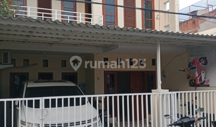 Disewakan Rumah Minimalis Di Tebet Timur, Jalan 2 Mobil