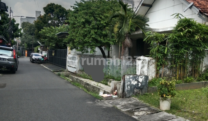 Murah , Rumah Hitung Tanah di Tebet Barat, Jalan Depan 2 Mobil Lebar Murah , Rumah Hitung Tanah di Tebet Barat, Jalan Depan 2 Mobil Lebar