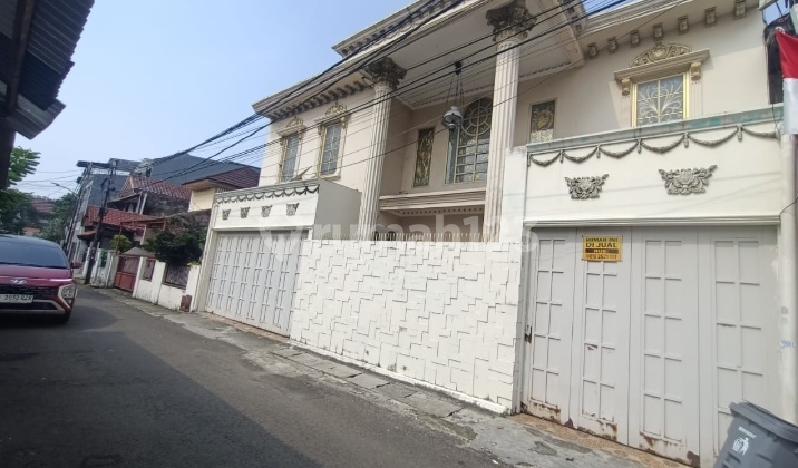 Rumah Classic Nan Syantiik di Tebet, Jln 2 Mobil, Dekat Taman Bagus