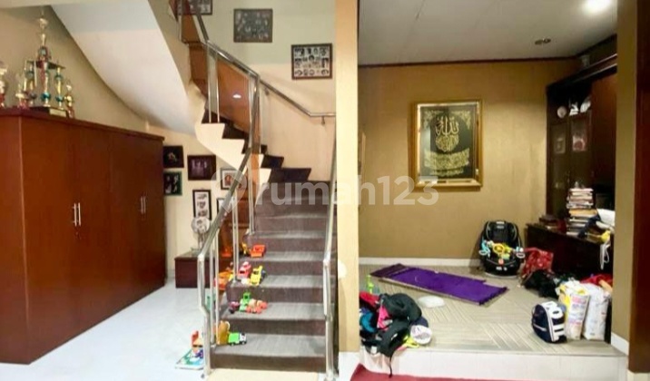 Rumah Murah Di Dekat Bidakara, Tebet, Jalan 2 Mobil