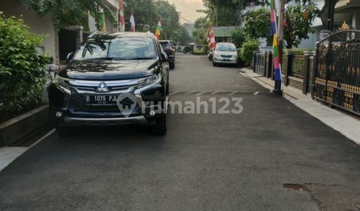 Disewakan Rumah Minimalis Di Tebet Timur, Jalan 2 Mobil 2
