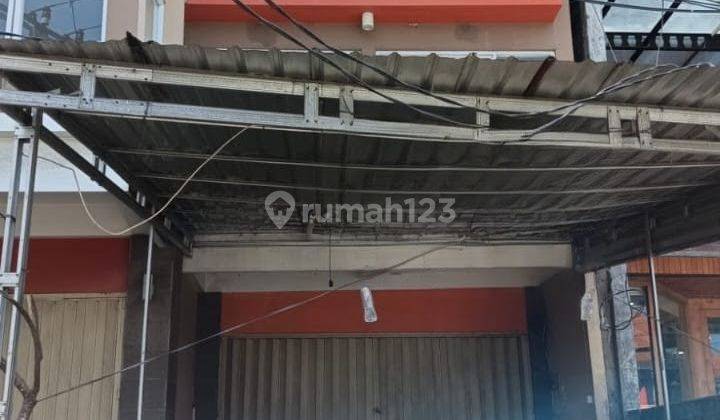 Disewakan Ruko 3 Lantai Strategis – Lokasi Dewi Sri 1