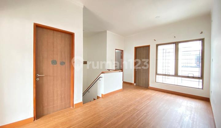 Rumah Modern Minimalis Dalam Cluster Bintaro 9, Dekat Fresh Market 2