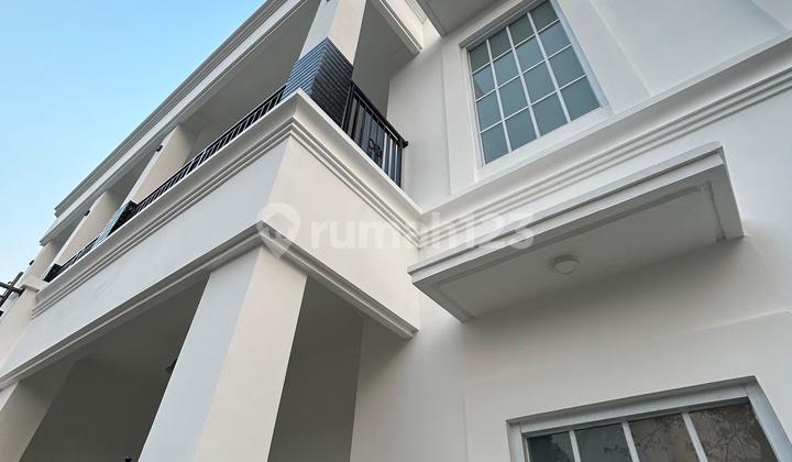 Rumah American Classic 3 Lantai Di Sektor 7 Bintaro Jaya 2