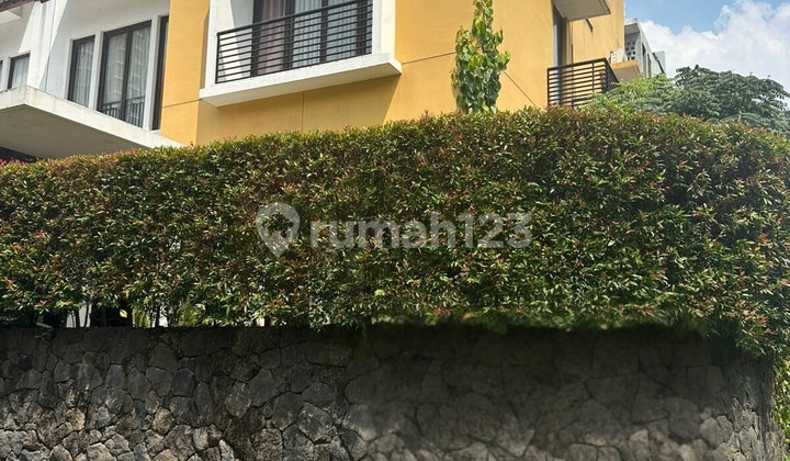 Hook House with Spacious Area in Rc Veteran Bintaro - South Jakarta