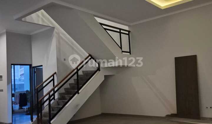 Rumah Mewah Tropis di Jantung Bintaro Jaya | LT 267 LB 390 | Row Jalan Lebar 2