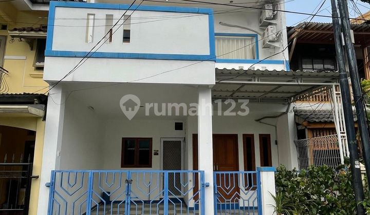Rumah Bagus Dengan Rooftop Di Sektor 4 Bintaro