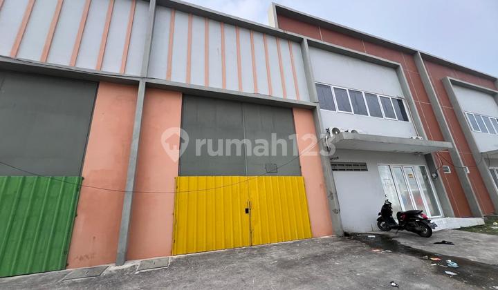 For Rent: Warehouse in Laksana Business Park, nice and green, strategic location suitable for business.