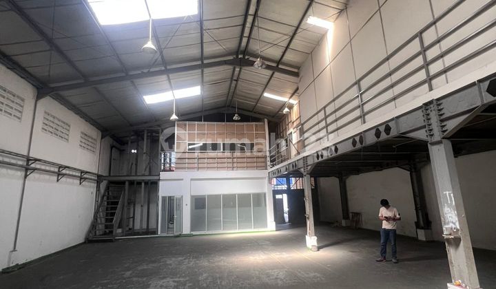 Warehouse for rent, airport area, industrial zone, container access, near the airport Warehouse for rent, airport area, industrial zone, container access, near the airport