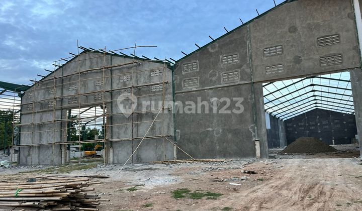 Warehouse for Rent in Pakuhaji, Strategic Location, 40-Foot Container Access, Ready Early in the Year