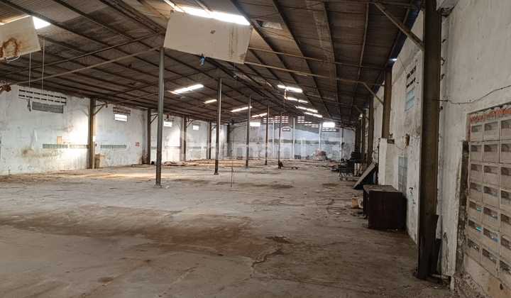 Warehouse for sale near Miami, strategic location, only accessible by car. Warehouse for sale near Miami, strategic location, only accessible by car.