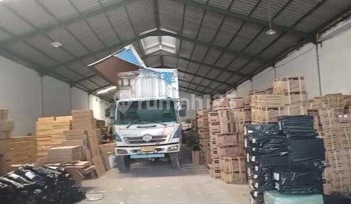 FOR SALE Warehouse in Pantai Indah Dadap with industrial permit and container access, strategic location, available 3 units, can be purchased individually.