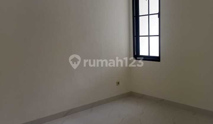 Rumah Like New Sudah Renovasi Cluster Favorite Kota Wisata Cibubur 2