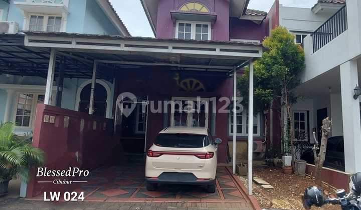 Beautiful House in a Cluster at Legenda Wisata Cibubur Beautiful House in a Cluster at Legenda Wisata Cibubur