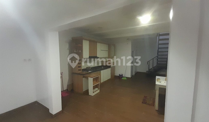 2-Story House in Jelambar 90m² Semi-Furnished with SHM 2