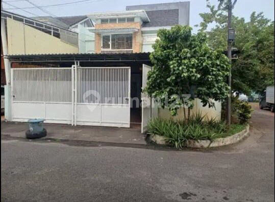 2 Story House in Citra Garden 5 Hook 10x18 SHM