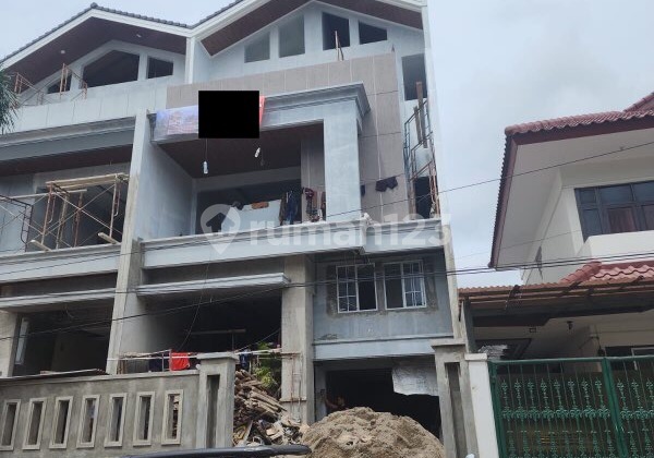 Rumah 3 Lantai Di Puri Indah Brand New 7.5x30 SHM