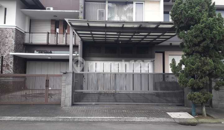 Rumah Minimalis Lokasi Singgasana Raya Pradana, Bandung Rumah Minimalis Lokasi Singgasana Raya Pradana, Bandung