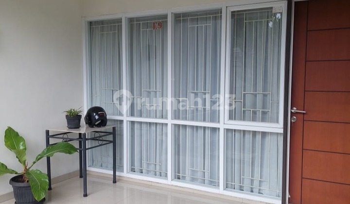 Rumah Modern 2 Lantai di Holis Regency Bandung