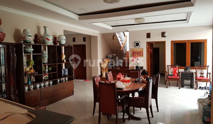 Ready-to-occupy house in a strategic location at Sayap Pajajaran, Bandung.