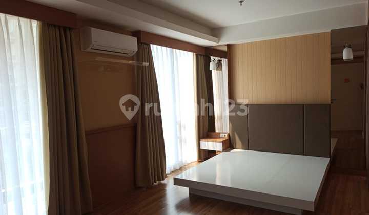 Apartemen Siap Huni Full Furnished 3 BR di Landmark Residence Apartemen Siap Huni Full Furnished 3 BR di Landmark Residence