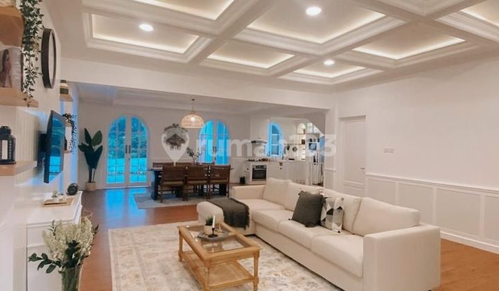 Rumah Mewah Setiabudi Regency Lingkungan Tenang Udara Dingin