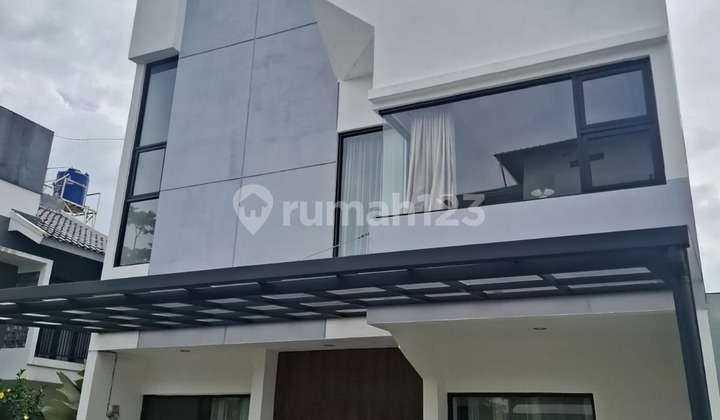 Rumah Lux Modern Bangunan Baru di Setiabudi Regency Bandung Rumah Lux Modern Bangunan Baru di Setiabudi Regency Bandung