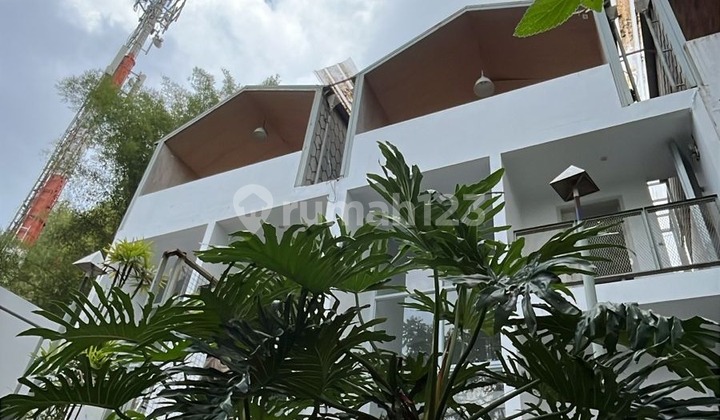 Rumah Furnished 2 Unit View Mountain di Dago Giri, Bandung Rumah Furnished 2 Unit View Mountain di Dago Giri, Bandung