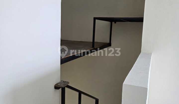 3-story shop house in a strategic location at Leuwi Panjang, Bandung. 2