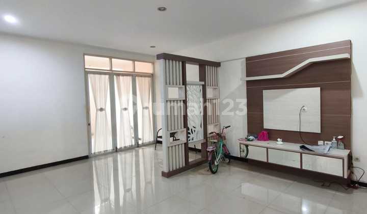 Minimalist House in Tki Taman Kopo Indah V Sommerville Complex