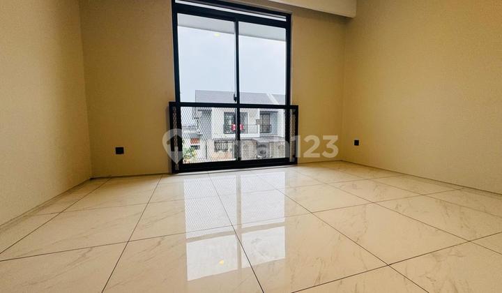 Rumah, 2 Lantai di Tatar Punawangi Kbp Kota Baru Parahyangan 2