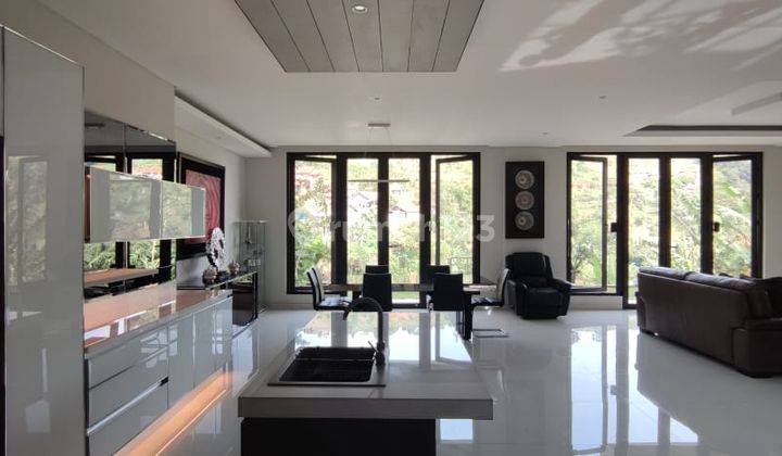 Rumah Mewah 3 Lantai Dago Pakar Resort View Kota Bandung  1