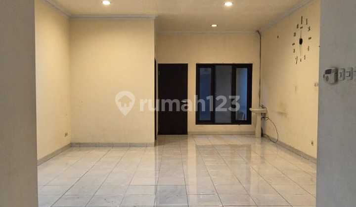 Rumah Terawat Harga Murah di Singgasana, Bandung