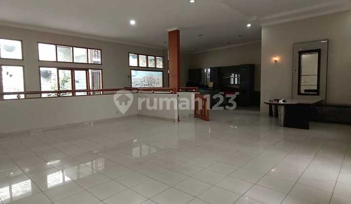 Rumah Kontrakan Komersial di Jalan Sederhana, Cocok untuk bisnis 2