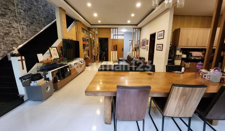 Rumah Minimalis Bagus di Singgasana Pradana