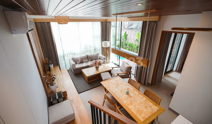 3 Bedrooms Tropical Modern Villa at Batu Bolong, Canggu