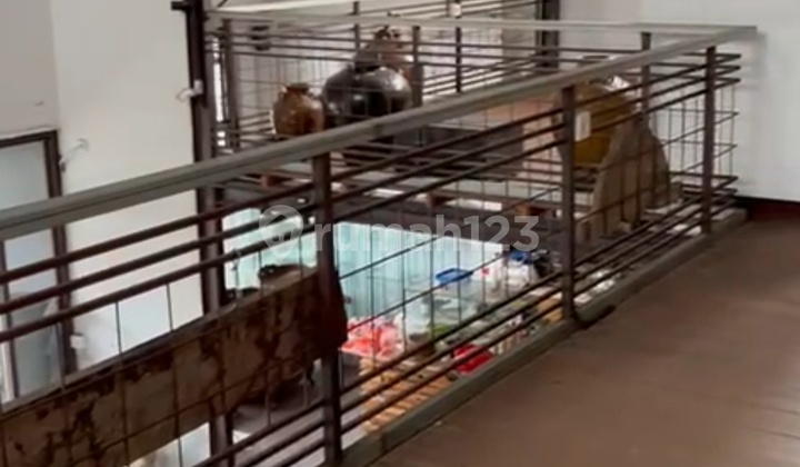 Gallery and West-Facing Backhouse in the Heart of Ubud with Spacious Rooms Gallery and West-Facing Backhouse in the Heart of Ubud with Spacious Rooms