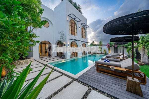 Villa Mewah Area Canggu dengan Rooftop