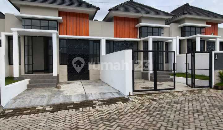 Comfortable Residence in Sukun Area Malang Close to City Center 1