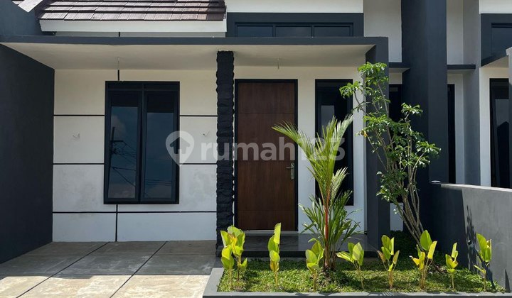 For Quick Sale! Modern Minimalist House in Sukun Malang 2