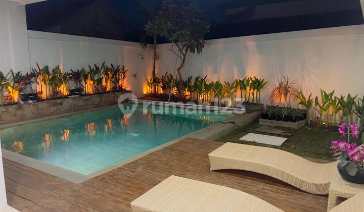 Villa Modern Minimalis Padang Sambian Denpasar Barat