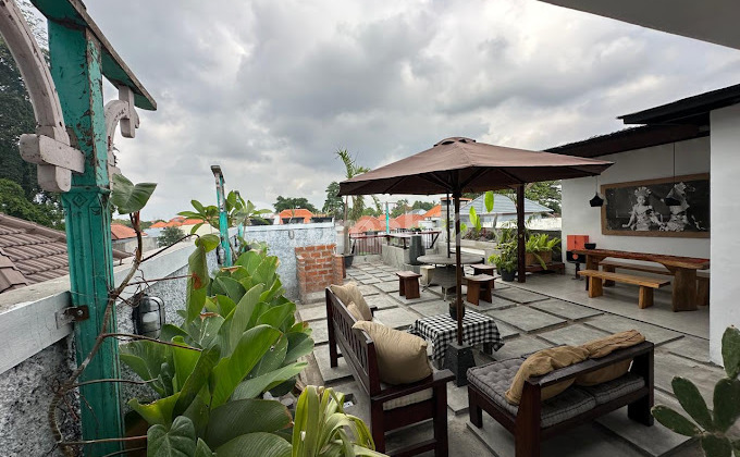 Guest House 3 Lantai Dan 16 Kamar Tidur Di Sanur Kauh Bali