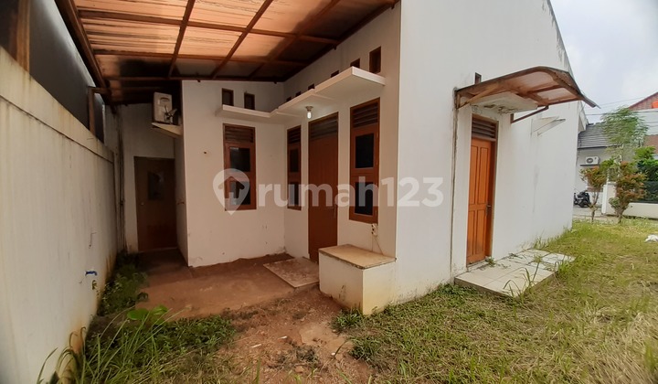 Rumah Minimalis dengan Halaman di Depok, Cimanggis011 2
