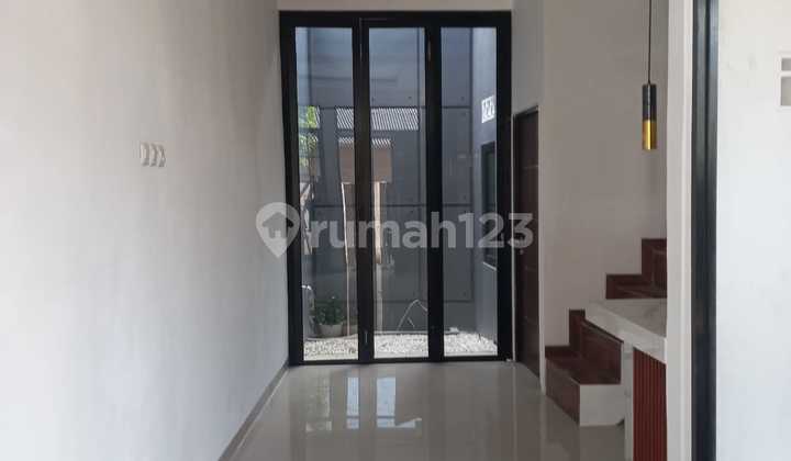 New House Near Toll Gate and MRT in Jagakarsa, South Jakarta