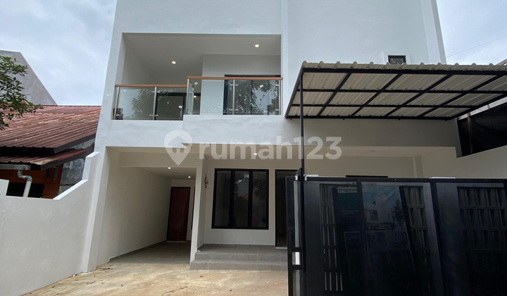 Rumah Baru Tanah Luas Dalam Komplek Strategis di Jagakarsa