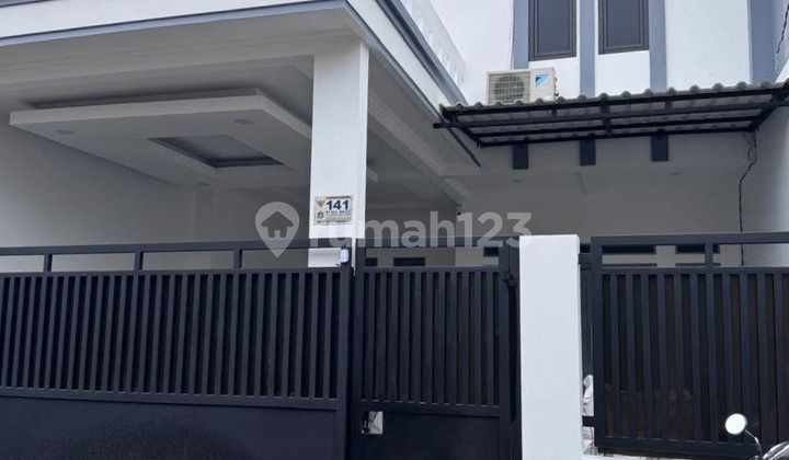 Nice House with SHM Flood-Free in Kebon Jeruk
