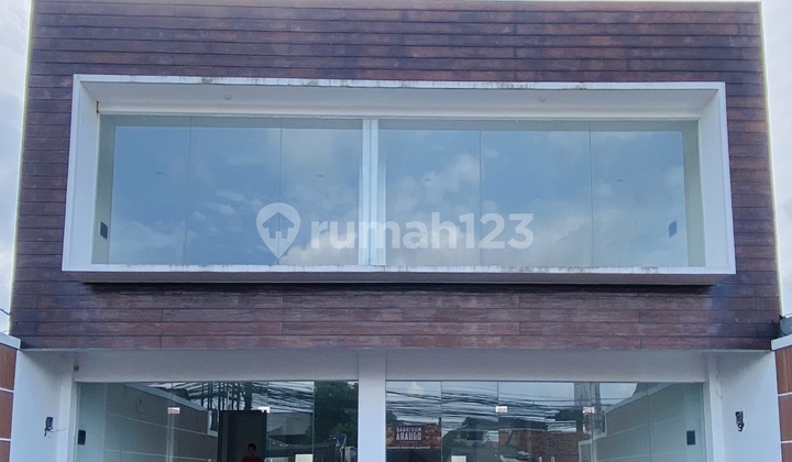 Exclusive 2.5-Story Shophouse - Strategically Located on Jagakarsa Main Road