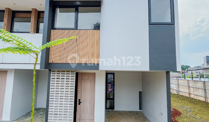 2-Storey House Near Limo Toll, Complete Facilities, Cashback Promotion! 1