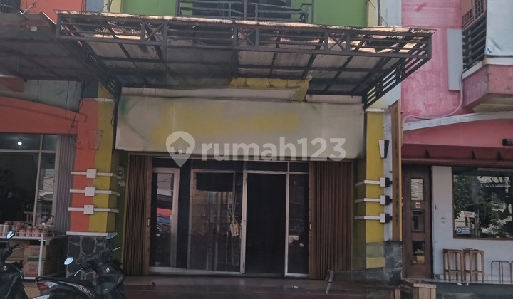 Ruko Siap Usaha di Jalan Utama Akses Mudah & Ramai di THB (22184 YOS)